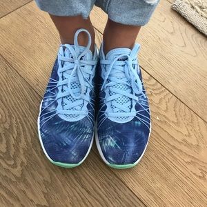 Nike training dual fusion hit shoes